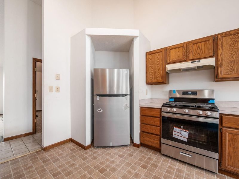 1545 Raspberry Run Drive , Columbus, OH 43204 Photo 9