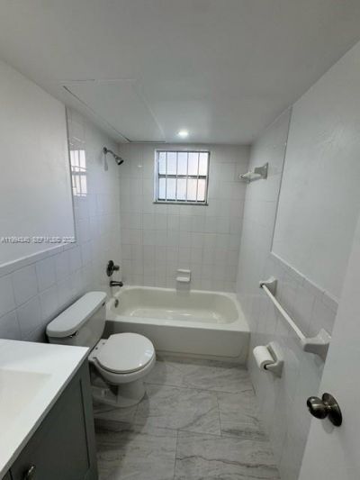 30 SE 4th Ave, Unit 109, Hallandale Beach, FL 33009 Photo