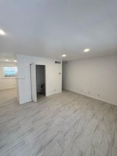 30 SE 4th Ave, Unit 109, Hallandale Beach, FL 33009 Photo