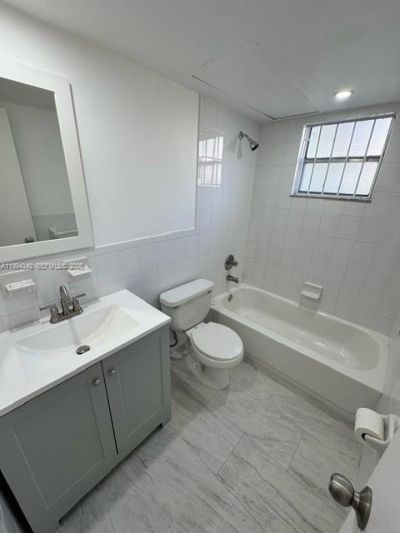 30 SE 4th Ave, Unit 109, Hallandale Beach, FL 33009 Photo