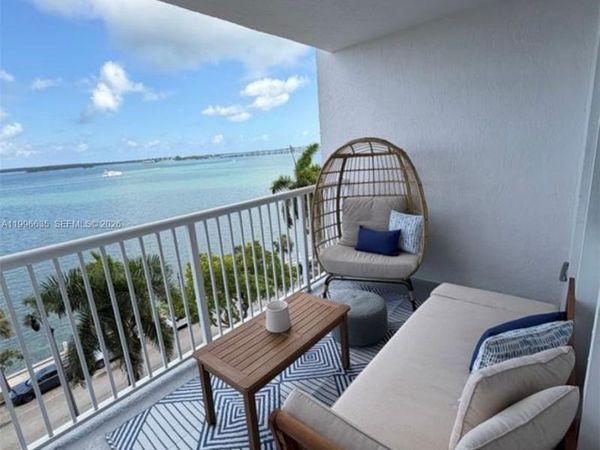 1420 Brickell Bay Dr, Unit 702E, Miami, FL 33131