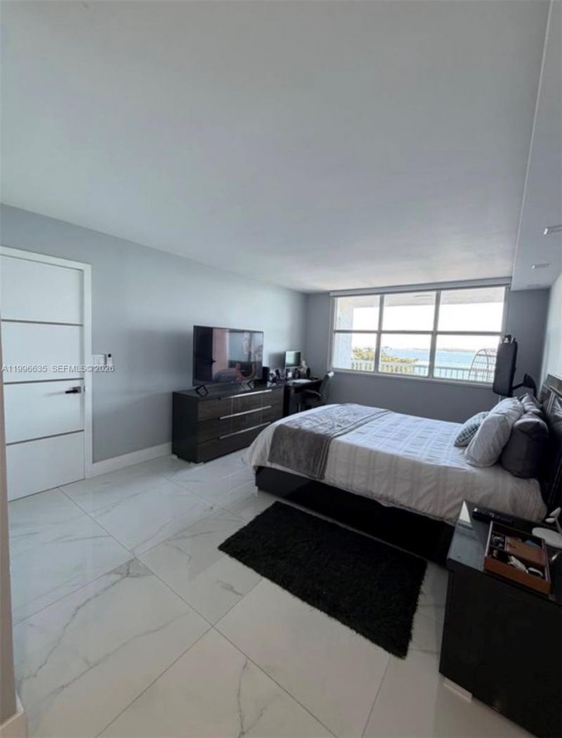1420 Brickell Bay Dr, Unit 702E, Miami, FL 33131 Photo