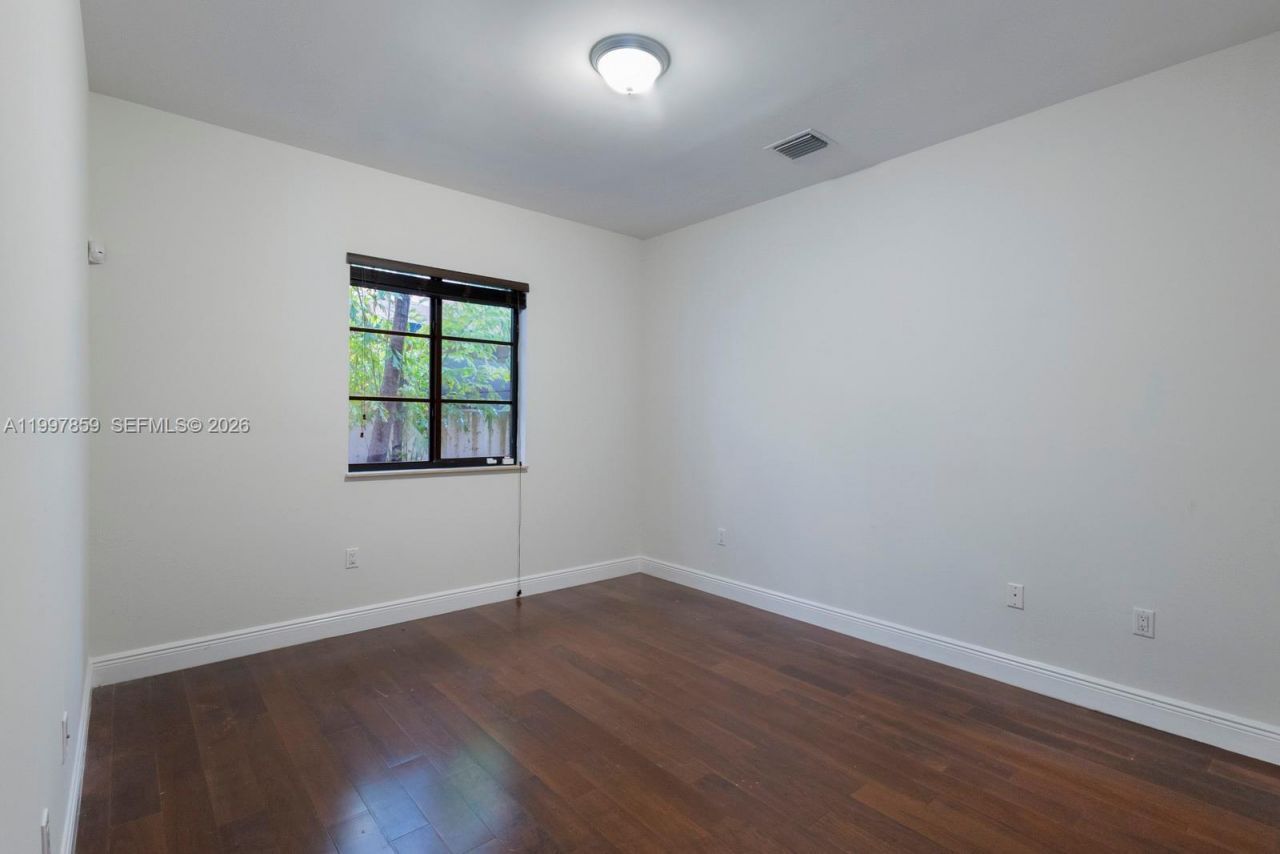 324 SW 30th Rd, Unit -, Miami, FL 33129 Photo