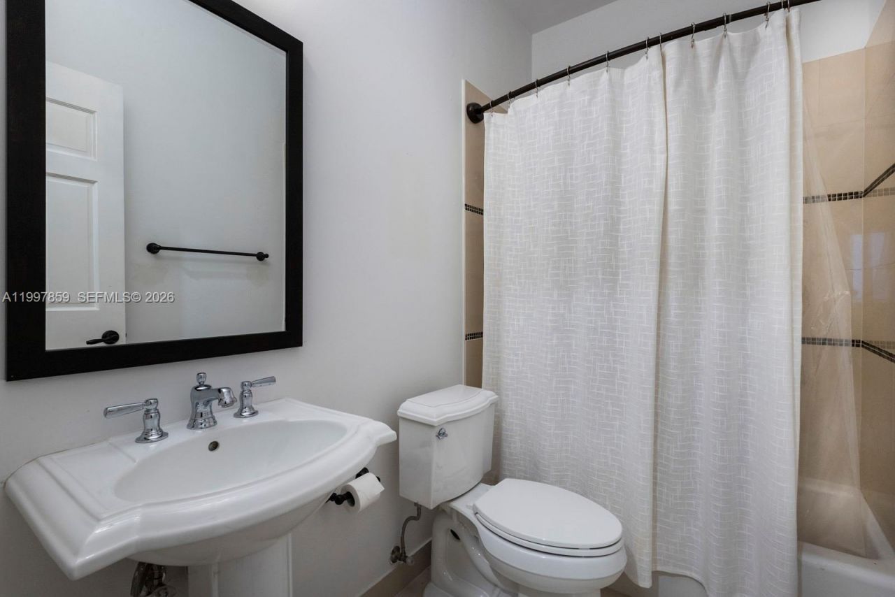 324 SW 30th Rd, Unit -, Miami, FL 33129 Photo