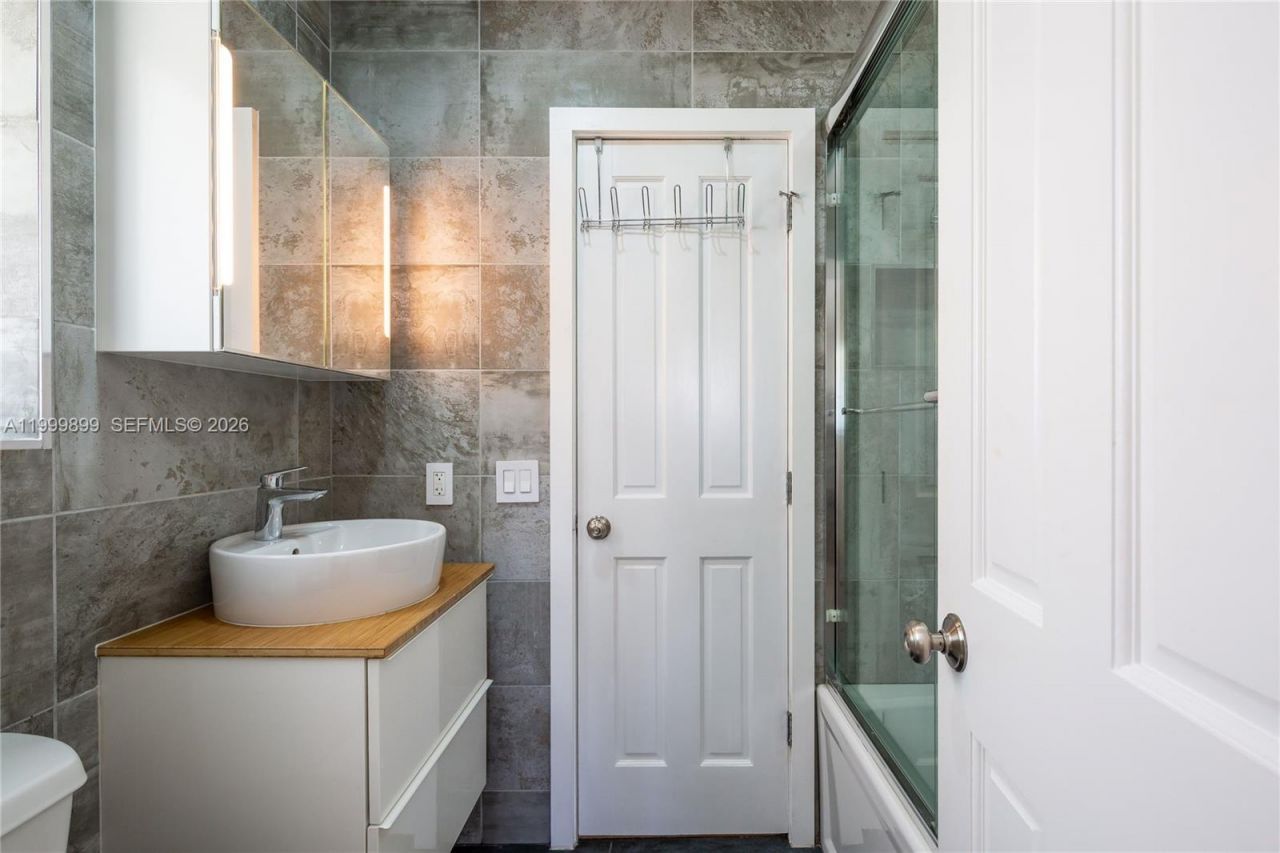 14610 Tarpon Dr, Coral Gables, FL 33158 Photo