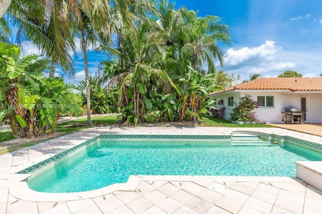 14610 Tarpon Dr, Coral Gables, FL 33158 Photo