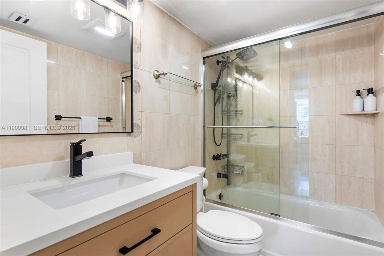 1915 Brickell Ave, Unit C1612, Miami, FL 33129 Photo