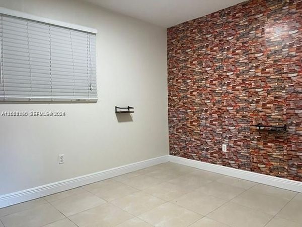 13930 SW 109th St , Miami, FL 33186