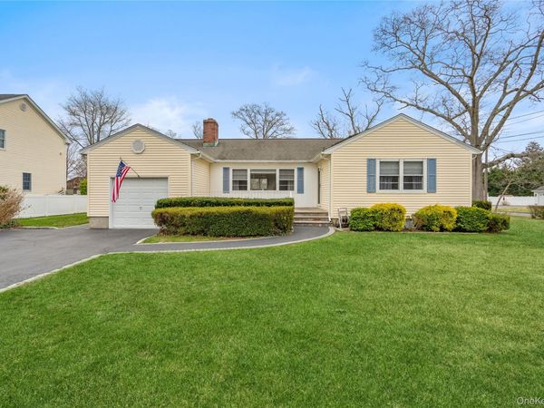 307 6th Avenue , Saint James, NY 11780