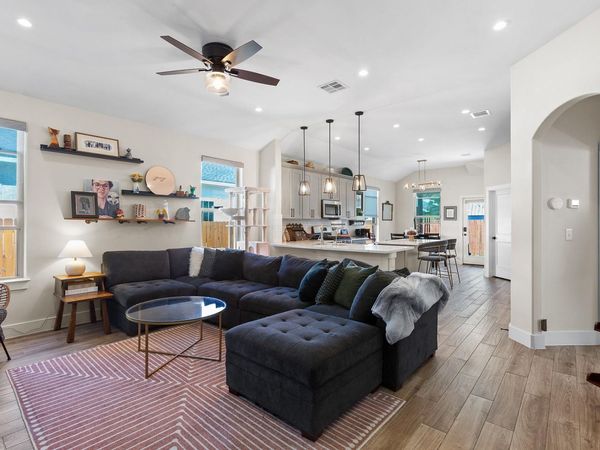 303 W Browning ST, Manor, TX 78653