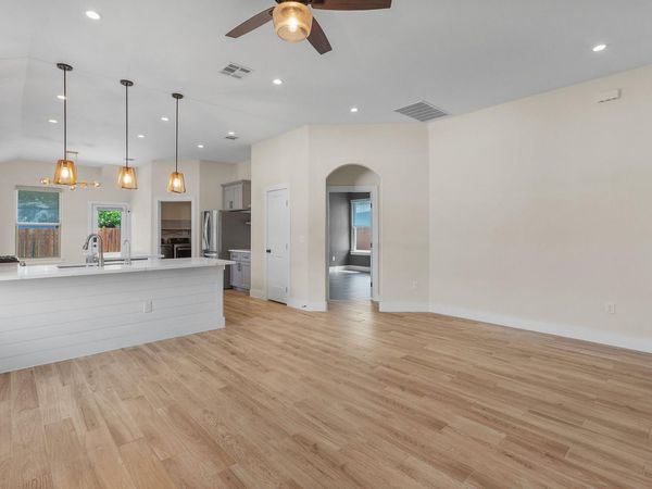 303 W Browning ST, Manor, TX 78653