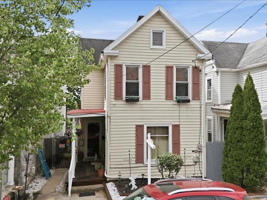 254 W Queen Street, Chambersburg, PA 17201 Main Photo