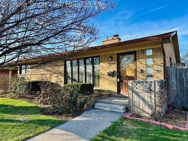 23213 Greencrest Street, St. Clair Shores, MI 48080