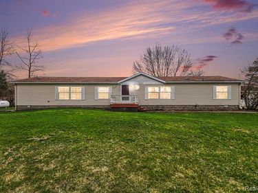 7689 Sidney Road, Montcalm Twp, MI 48838
