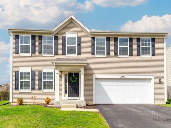 202 Minuet Circle , Volo, IL 60073