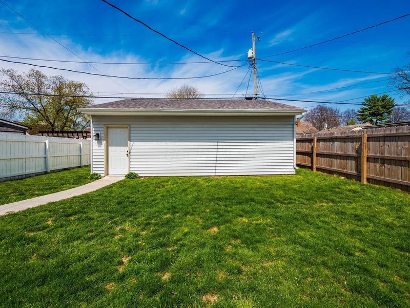 620 E Royal Forest Boulevard, Columbus, OH 43214 Photo 44