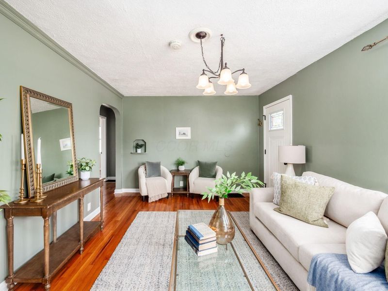 620 E Royal Forest Boulevard, Columbus, OH 43214 Photo 7