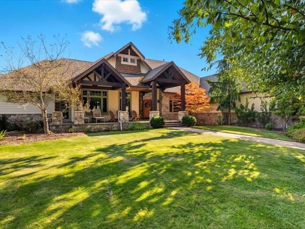 13615 N Riverbluff Ln, Spokane, WA 99208