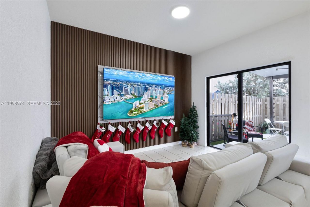 15070 SW 119th Ln, Miami, FL 33196 Photo