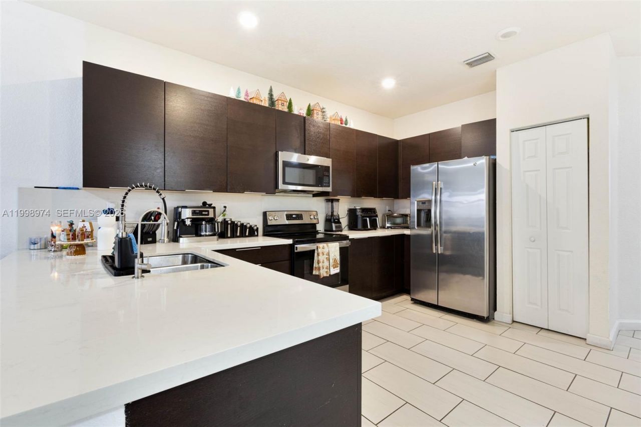 15070 SW 119th Ln, Miami, FL 33196 Photo