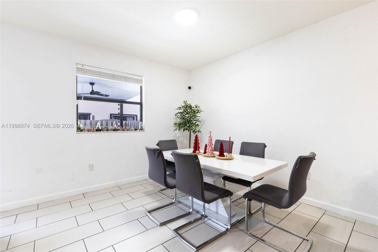 15070 SW 119th Ln, Miami, FL 33196 Photo