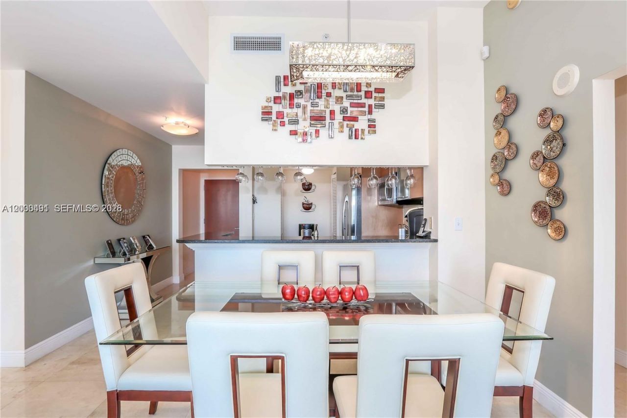 31 SE 5th St, Unit 4212, Miami, FL 33131 Photo