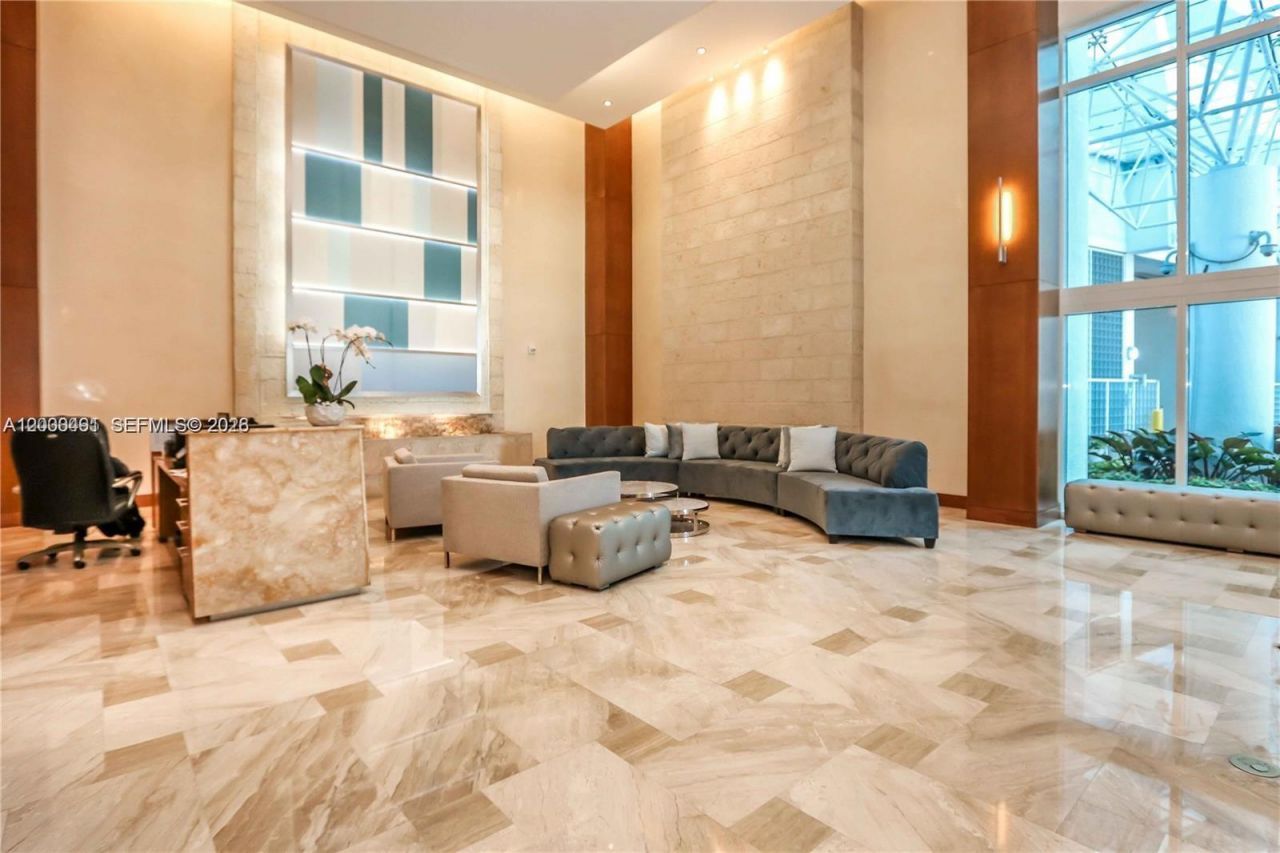 31 SE 5th St, Unit 4212, Miami, FL 33131 Photo