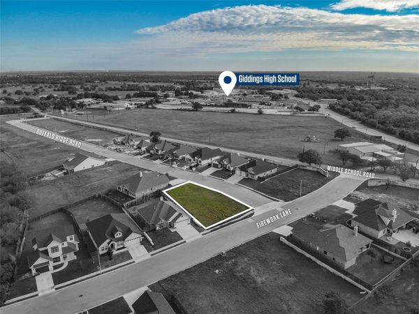 331 Firework LN, Giddings, TX 78942