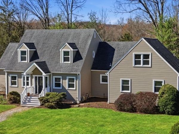 3 Brown Ct, Clinton, NJ 08801