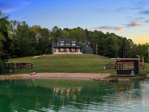 2458 Highway 163 , Riceville, TN 37370