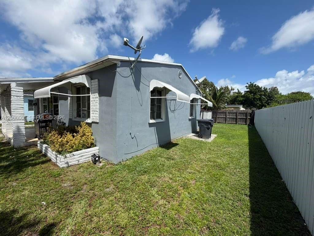 2431 Plunkett St, Unit FRONT, Hollywood, FL 33020 Photo