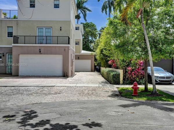 822 SW 10th Street, Fort Lauderdale, FL 33315