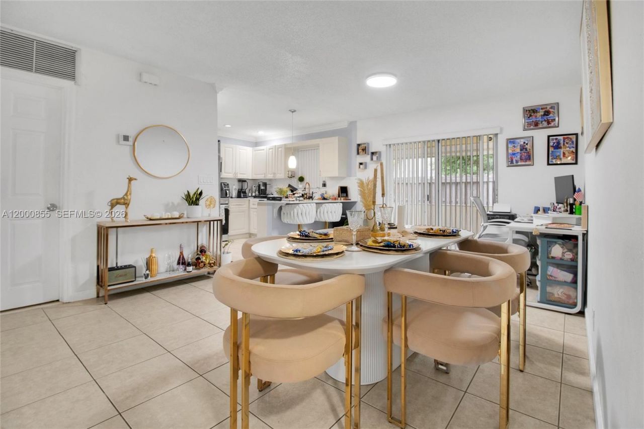 3011 NW 68th St, Unit 10F, Fort Lauderdale, FL 33309 Photo