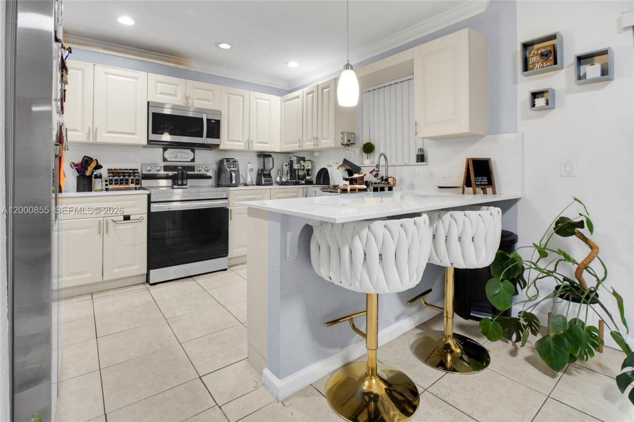 3011 NW 68th St, Unit 10F, Fort Lauderdale, FL 33309 Photo