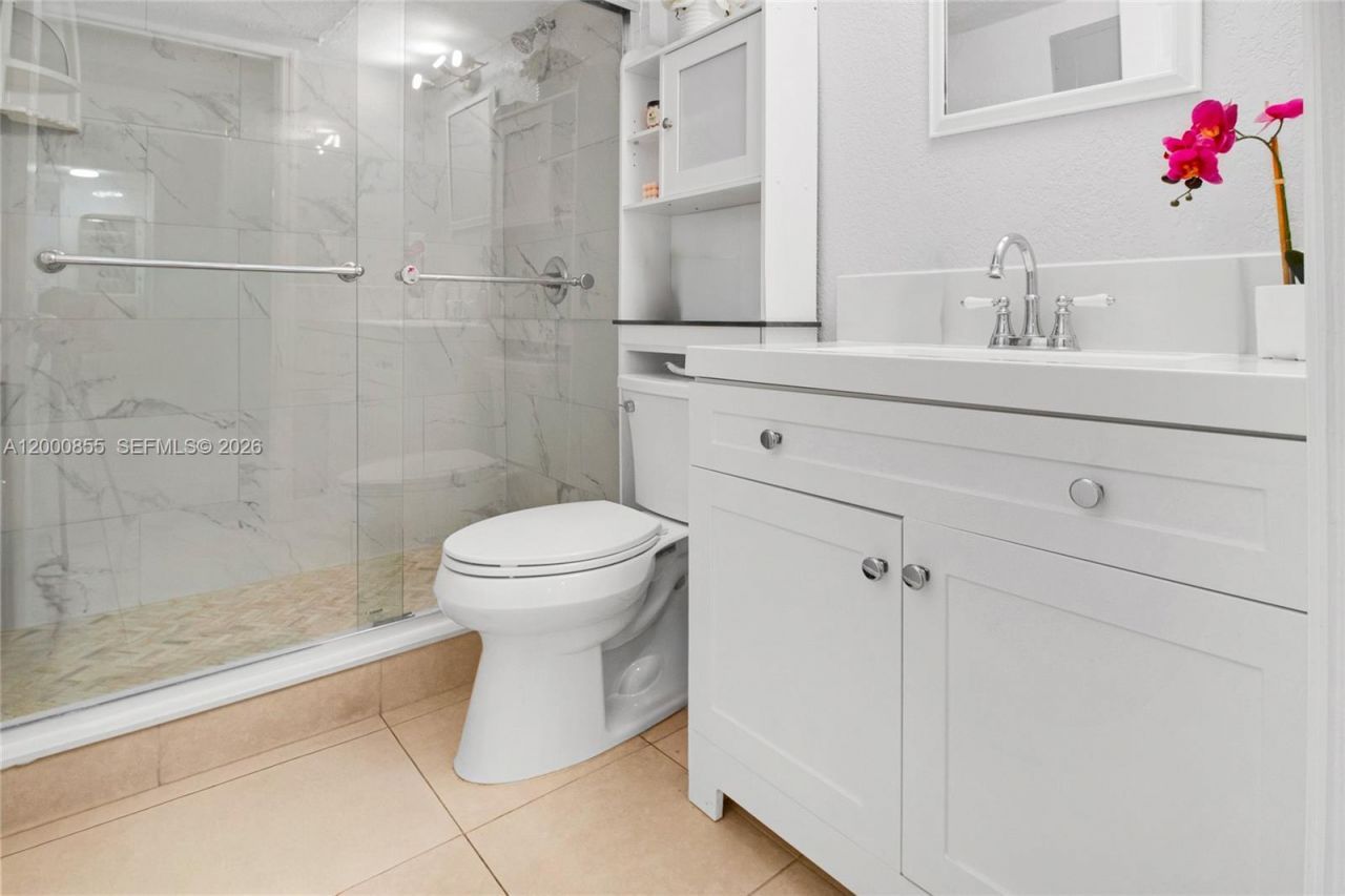 3011 NW 68th St, Unit 10F, Fort Lauderdale, FL 33309 Photo