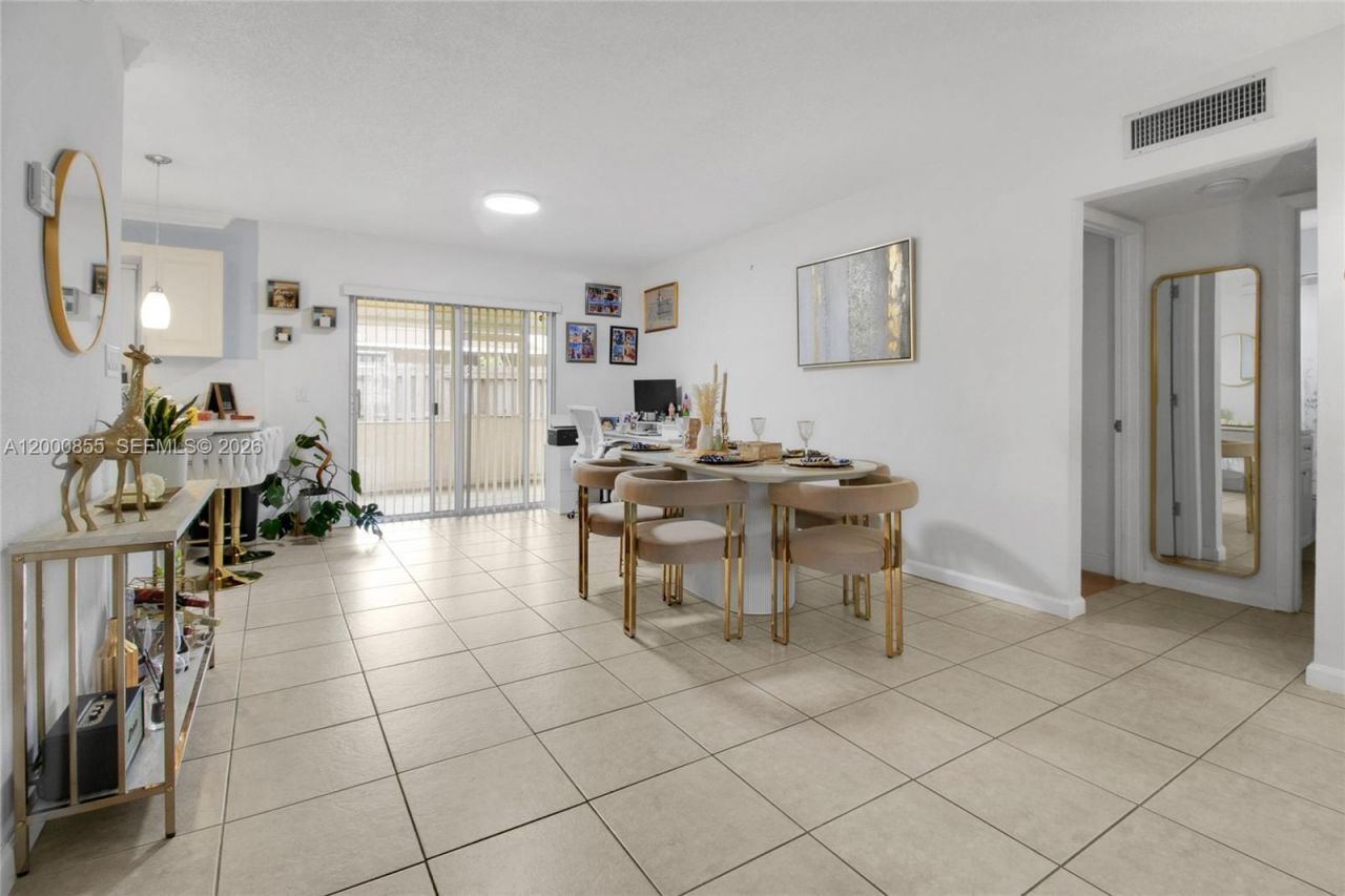 3011 NW 68th St, Unit 10F, Fort Lauderdale, FL 33309 Photo