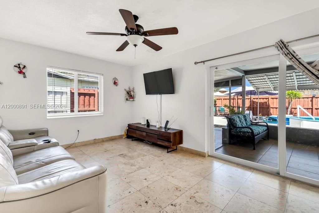 1301 N 74th Ter, Hollywood, FL 33024 Photo