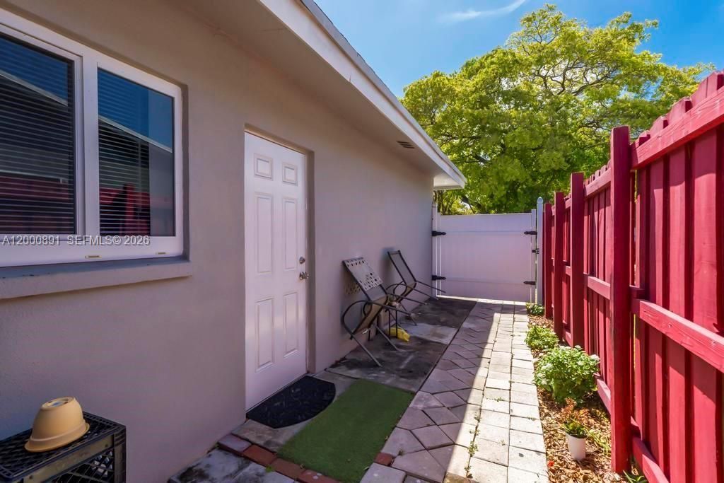 1301 N 74th Ter, Hollywood, FL 33024 Photo