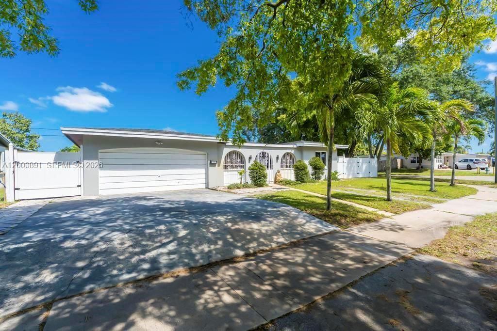 1301 N 74th Ter, Hollywood, FL 33024 Photo