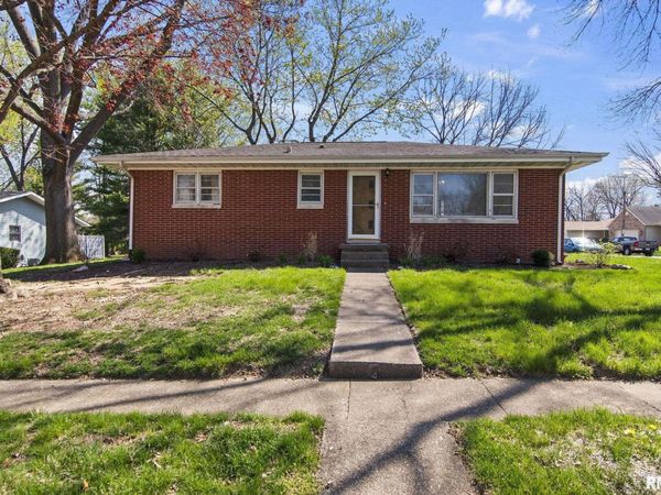 220 S 4TH Street, Riverton, IL 62561