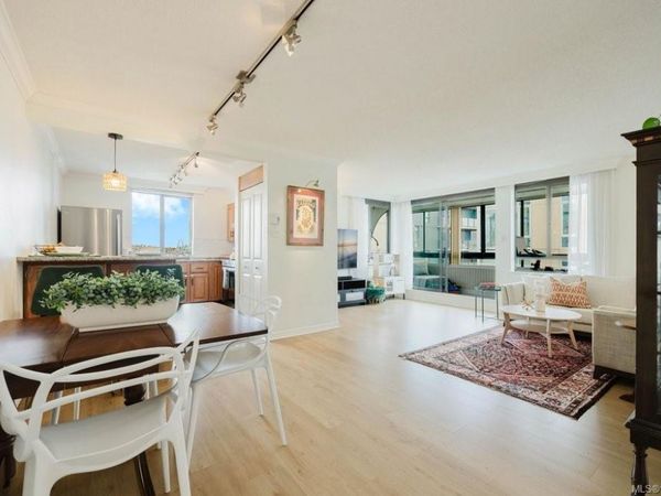 1034 Johnson St, Unit 1004, Victoria, BC V8V 3N7