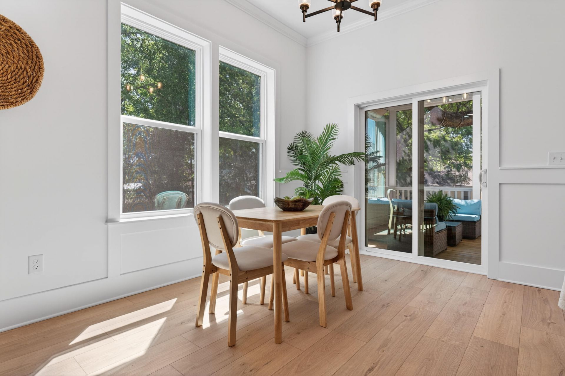 1057 Glenshaw Street Photo 11