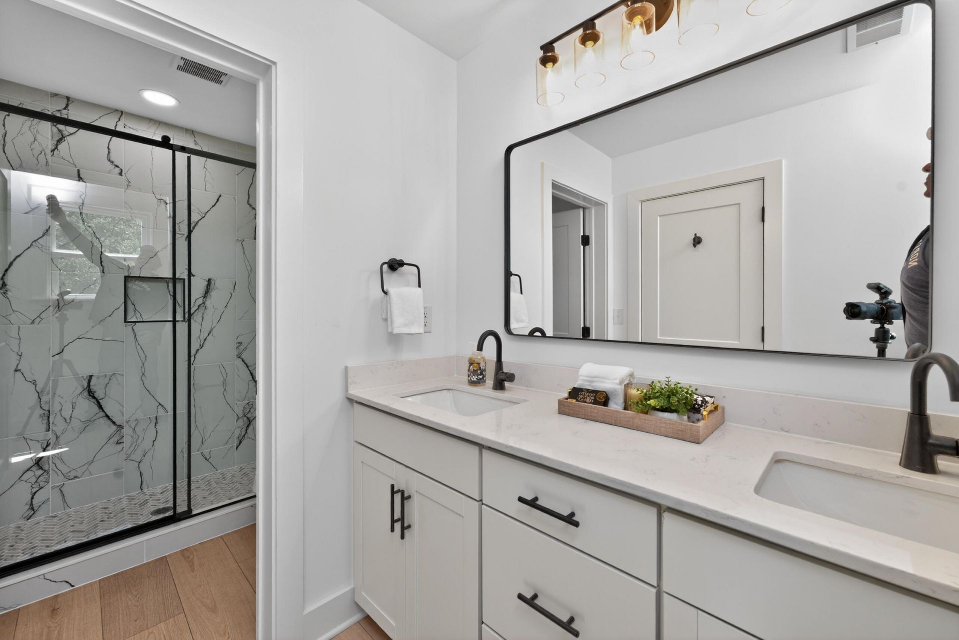 1057 Glenshaw Street Photo 17