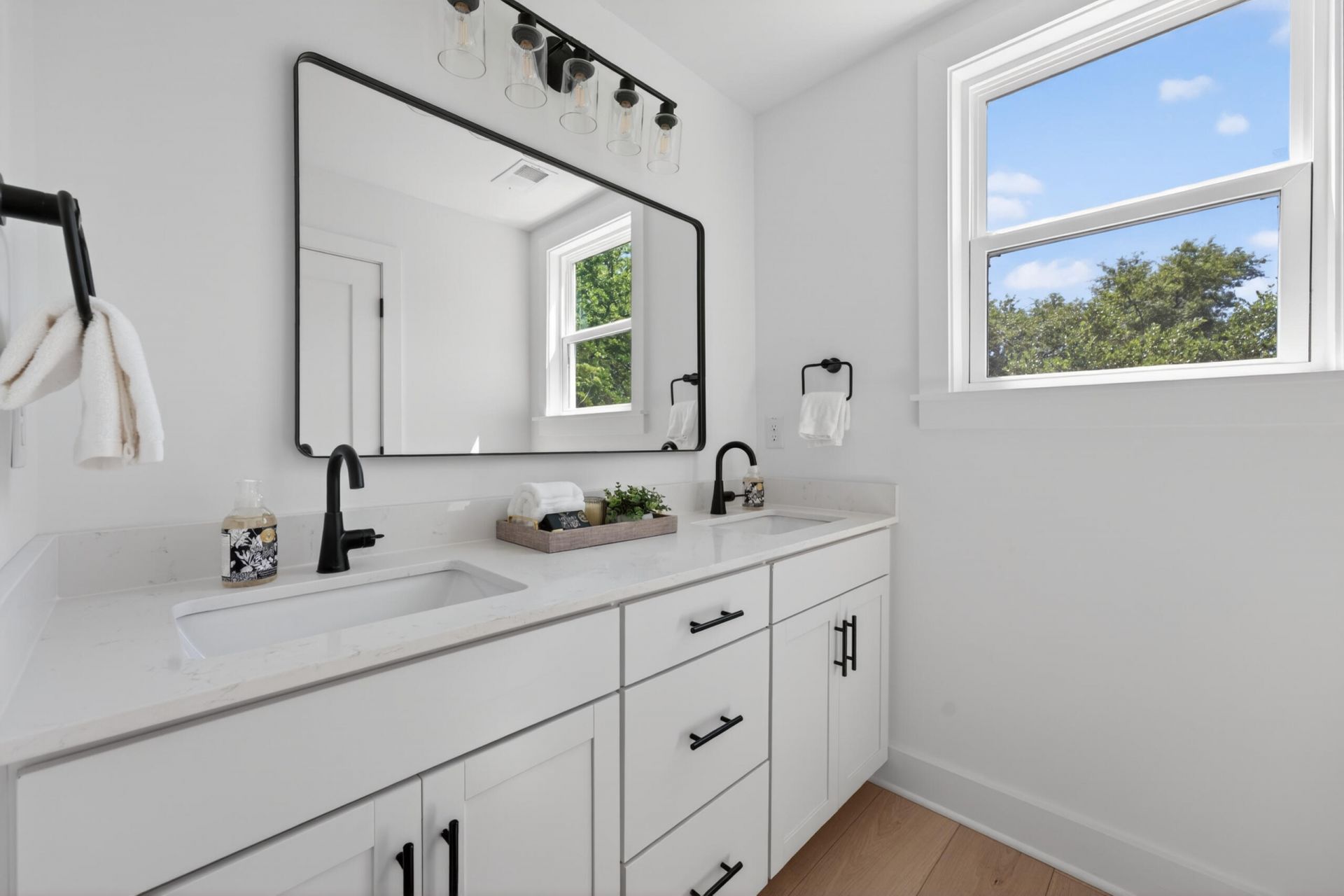 1057 Glenshaw Street Photo 20