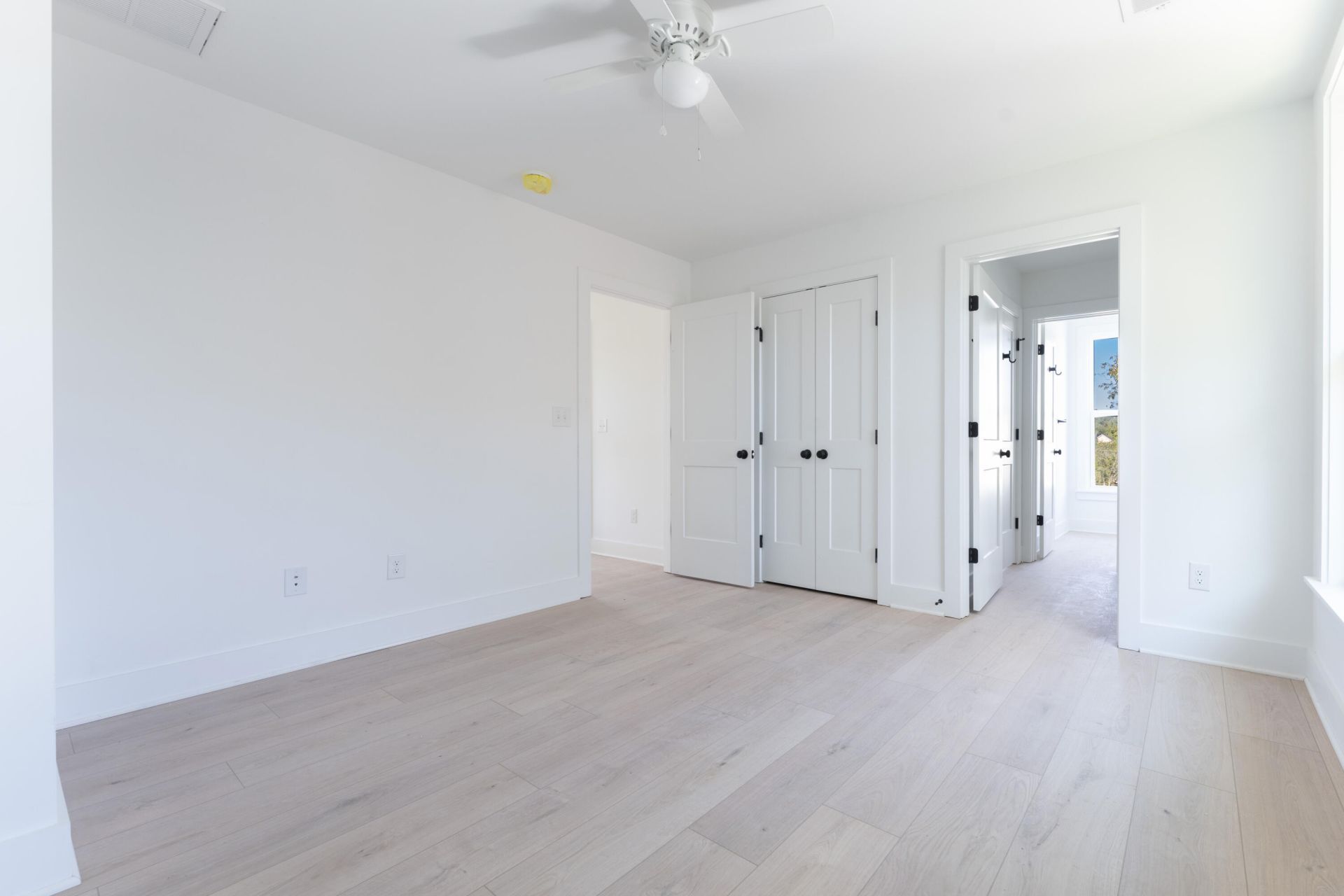 1057 Glenshaw Street Photo 24