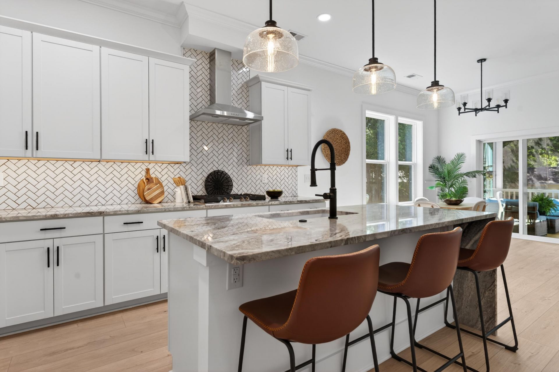 1057 Glenshaw Street Photo 6