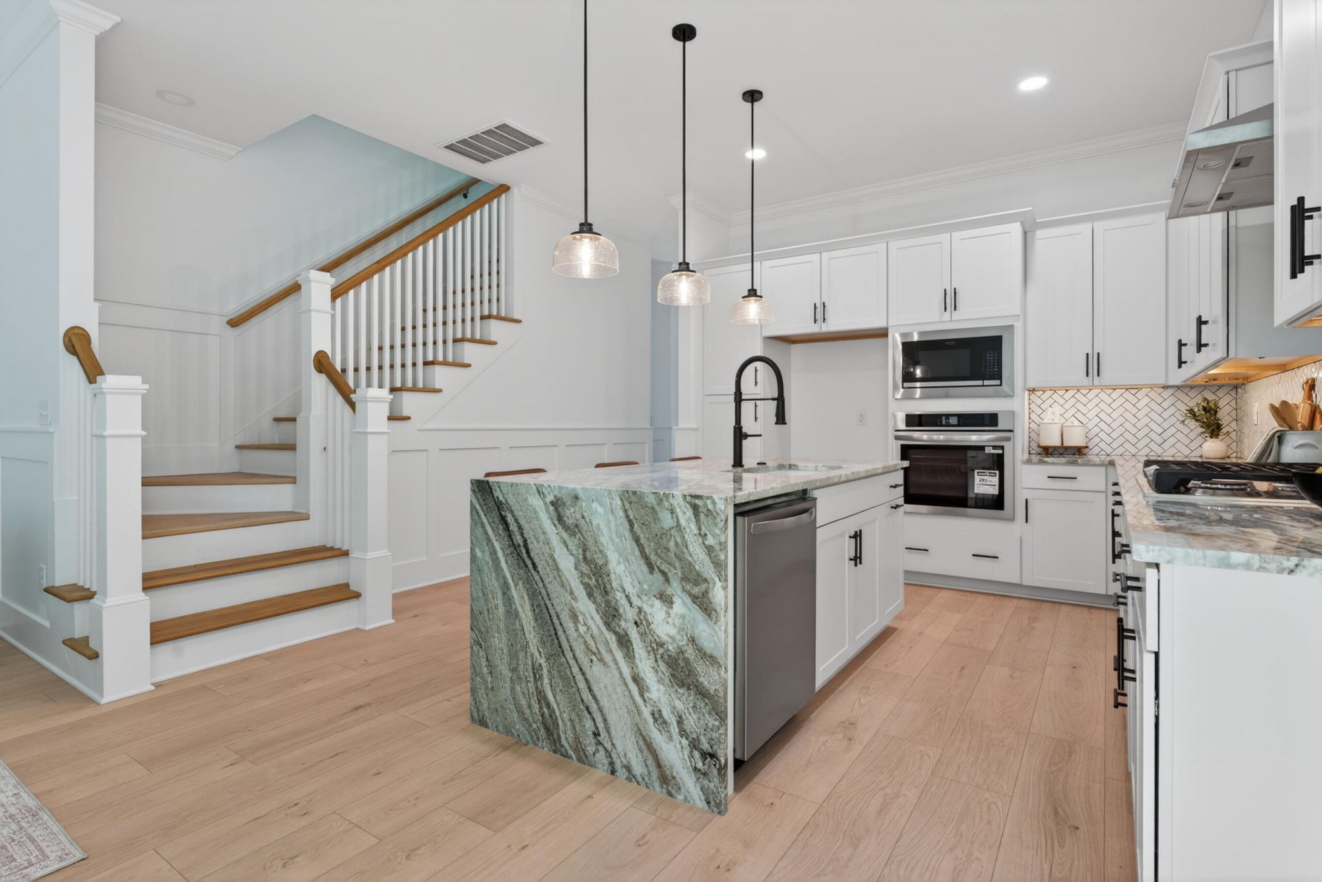 1057 Glenshaw Street Photo 7