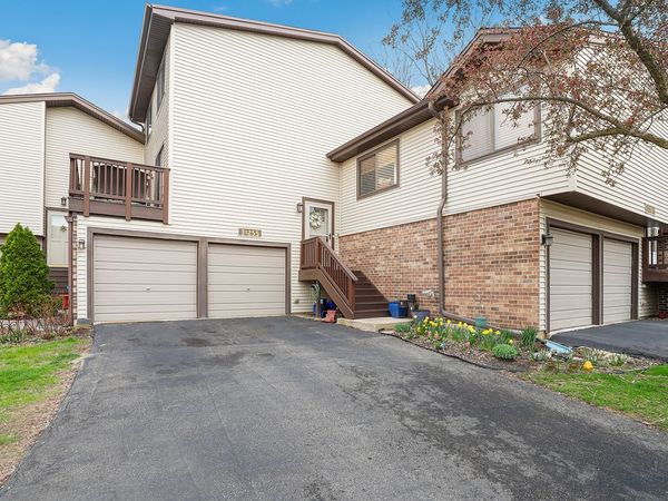 3S255 Briarwood Drive, Warrenville, IL 60555