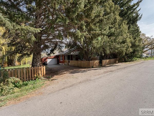 594 E 750 N, FIRTH, ID 83236