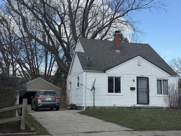 5909 N 38th STREET, Milwaukee, WI 53209